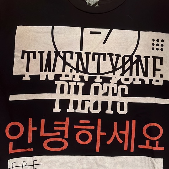 Discontinued size S twenty one pilots band tee - Picture 4 of 4